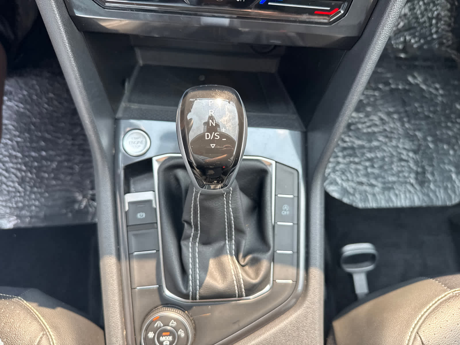 Certified 2024 Volkswagen Tiguan SE image 16