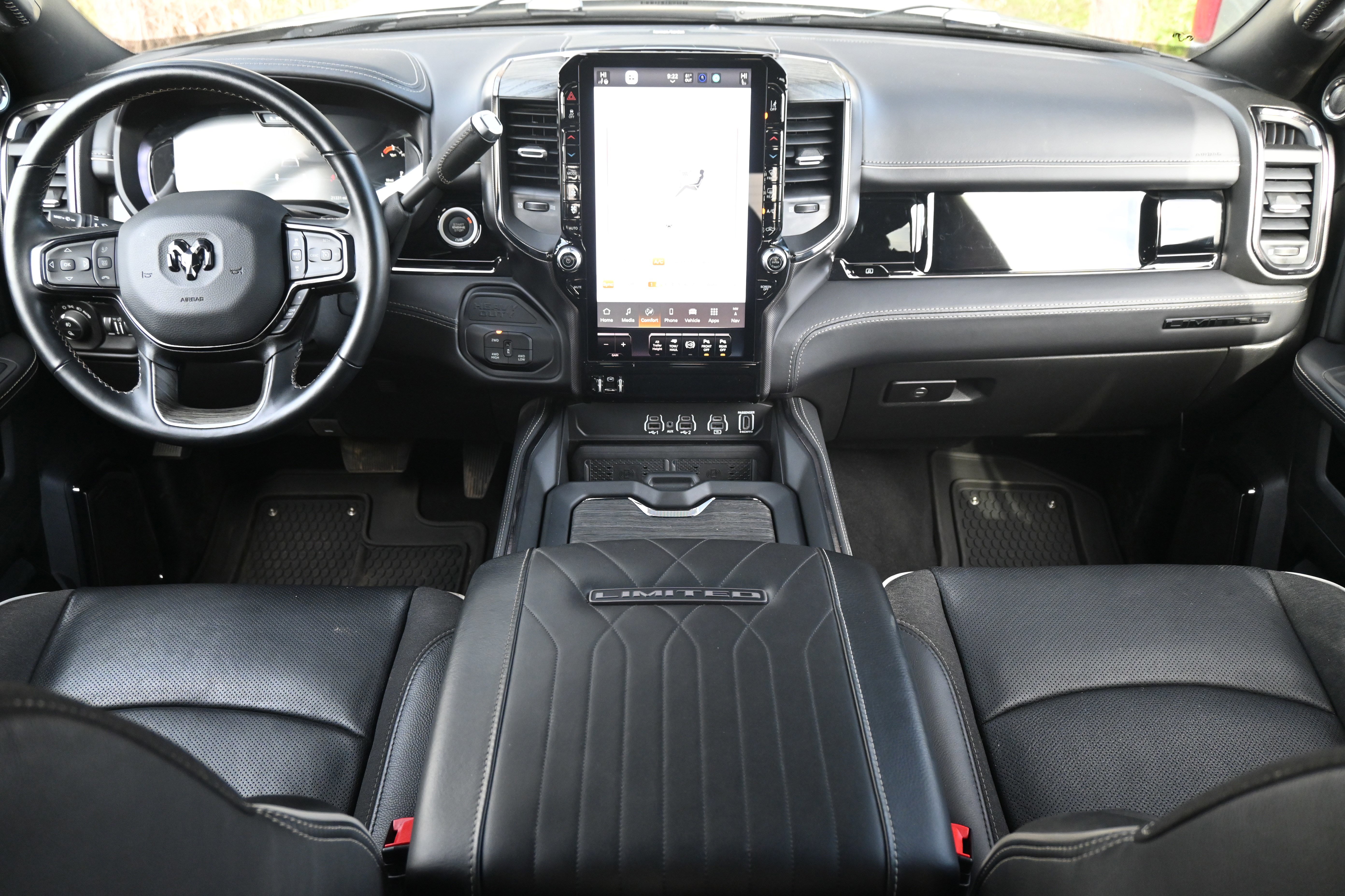 Used 2025 RAM 3500 Limited image 3