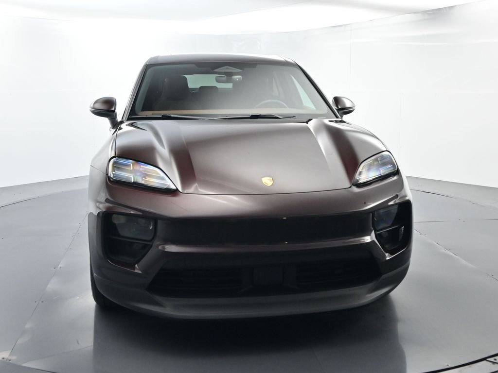 Certified 2025 Porsche Macan 4 Electric image 18