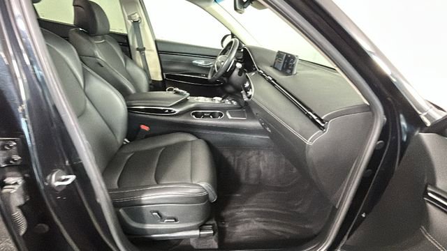 Used 2025 Genesis GV70 2.5T AWD/4WD image 31