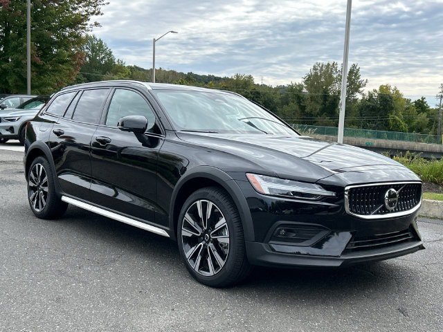 New 2026 Volvo V60 B5 Cross Country Ultra w/ Protection Package Premier AWD/4WD image 5