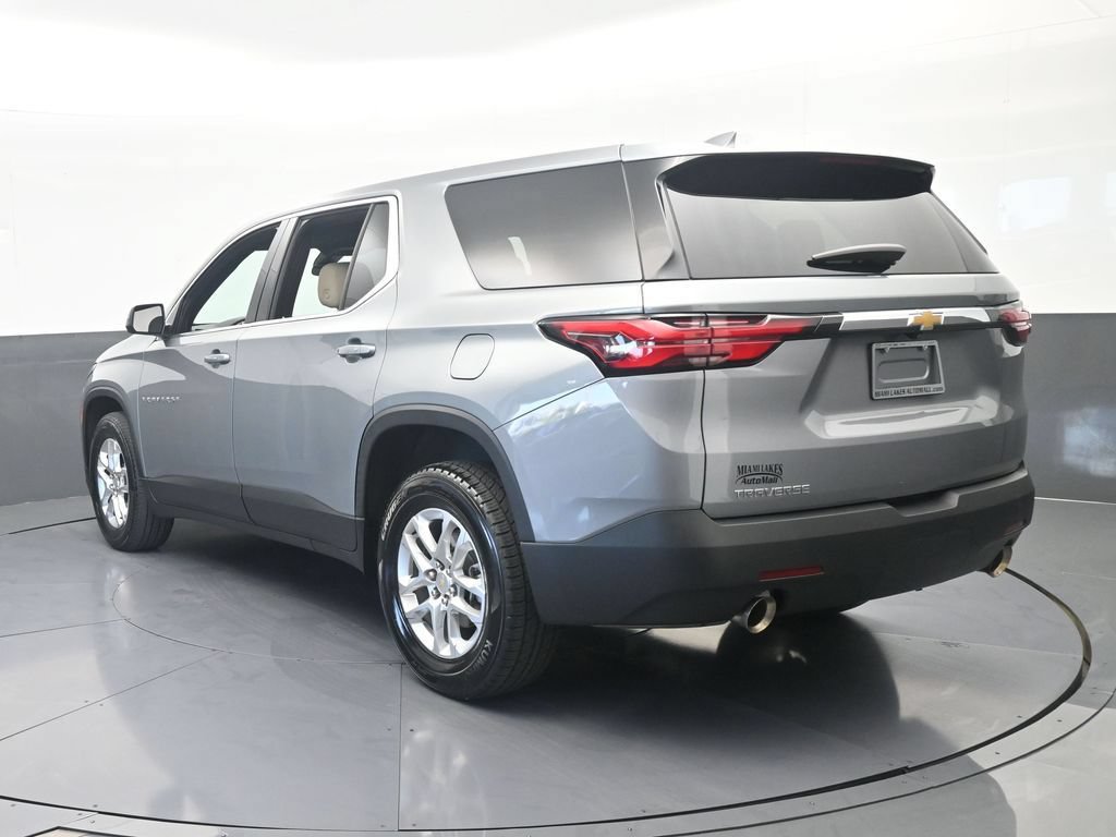 Used 2023 Chevrolet Traverse LS FWD image 4