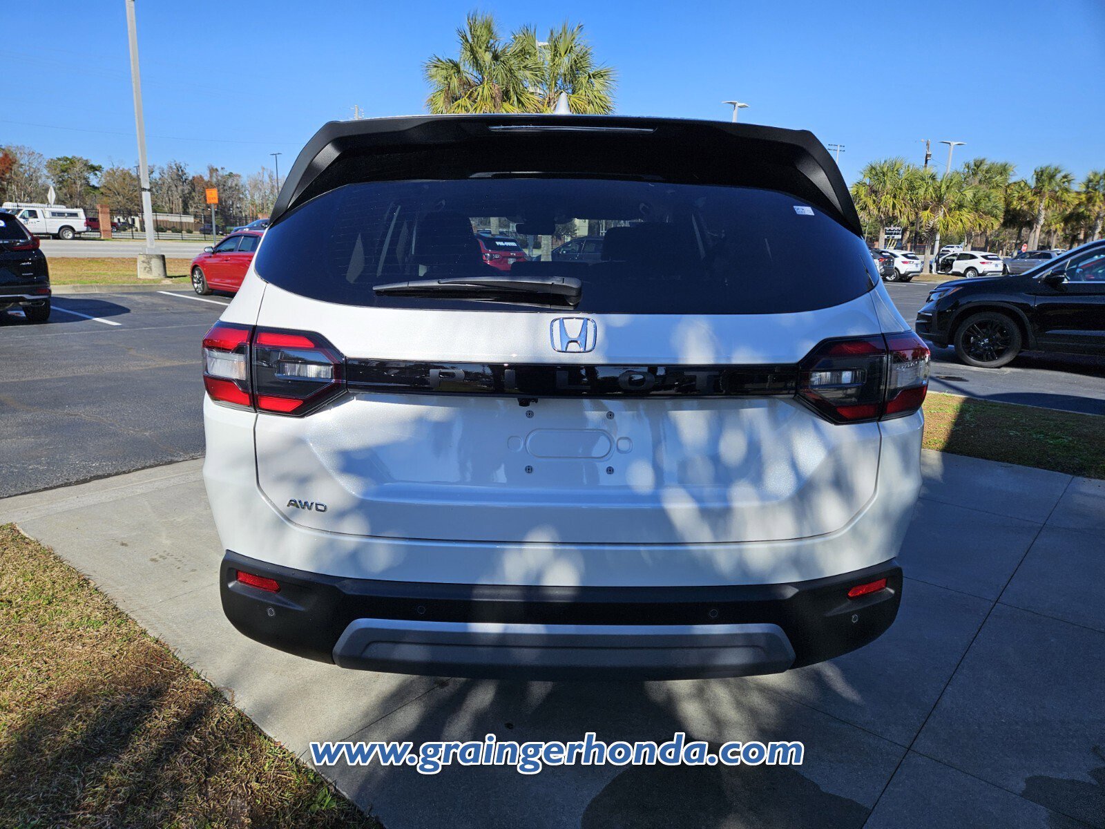 New 2025 Honda Pilot EX-L image 4