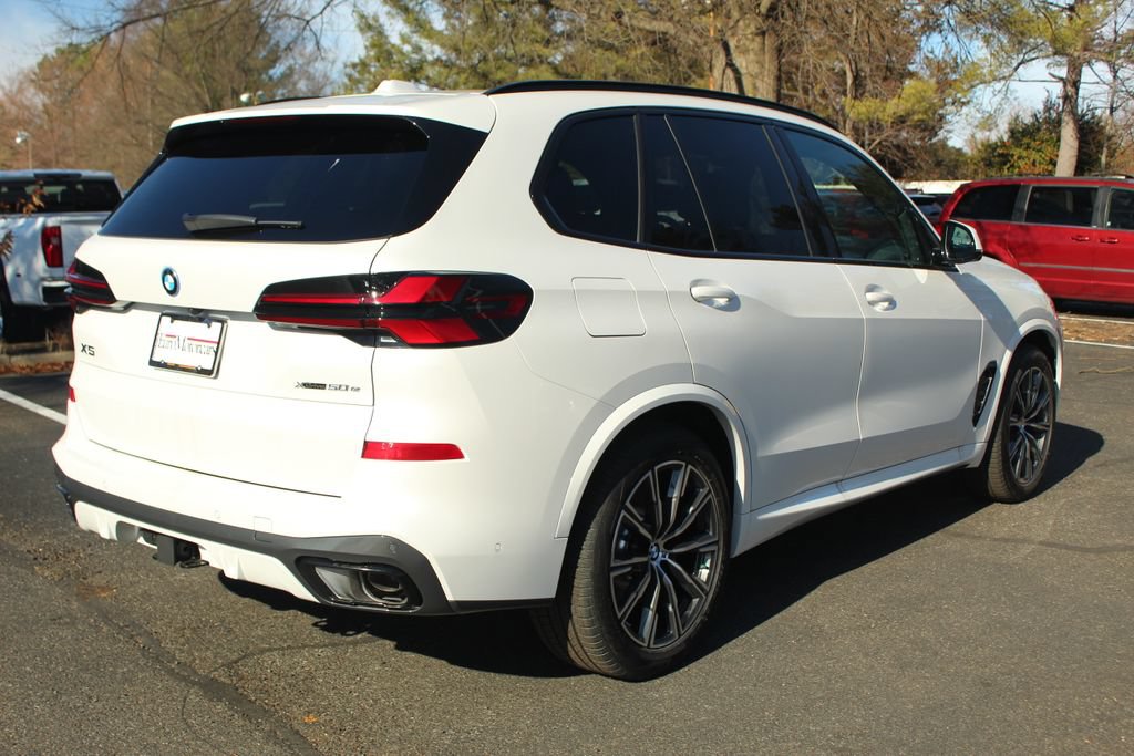 Used 2026 BMW X5 xDrive50e w/ M Sport Package AWD/4WD image 9