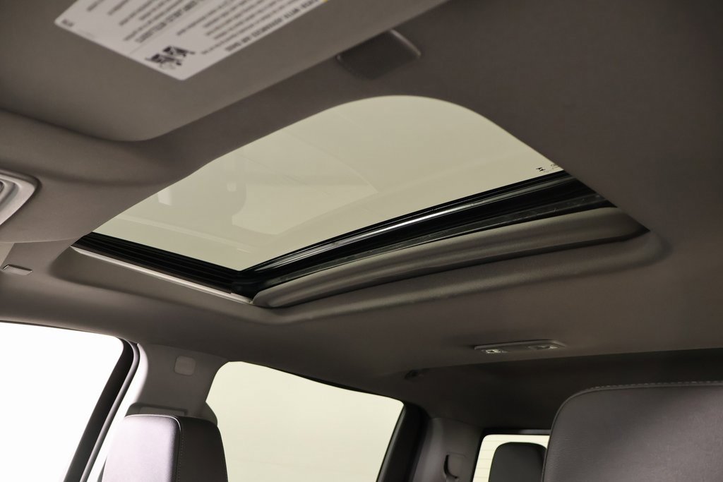 Used 2023 Chevrolet Silverado 1500 LTZ w/ LTZ Premium Package image 17