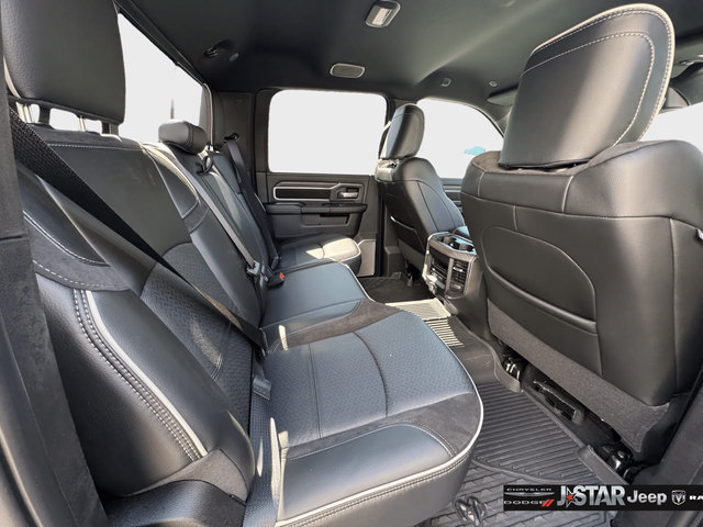 New 2026 RAM 3500 Laramie AWD/4WD image 19