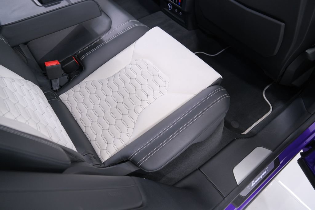 Used 2022 Lamborghini Urus image 40