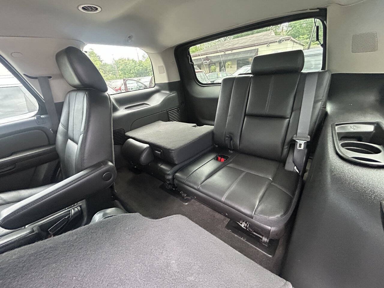 Used 2013 Chevrolet Tahoe LT w/ Luxury Package AWD/4WD image 12