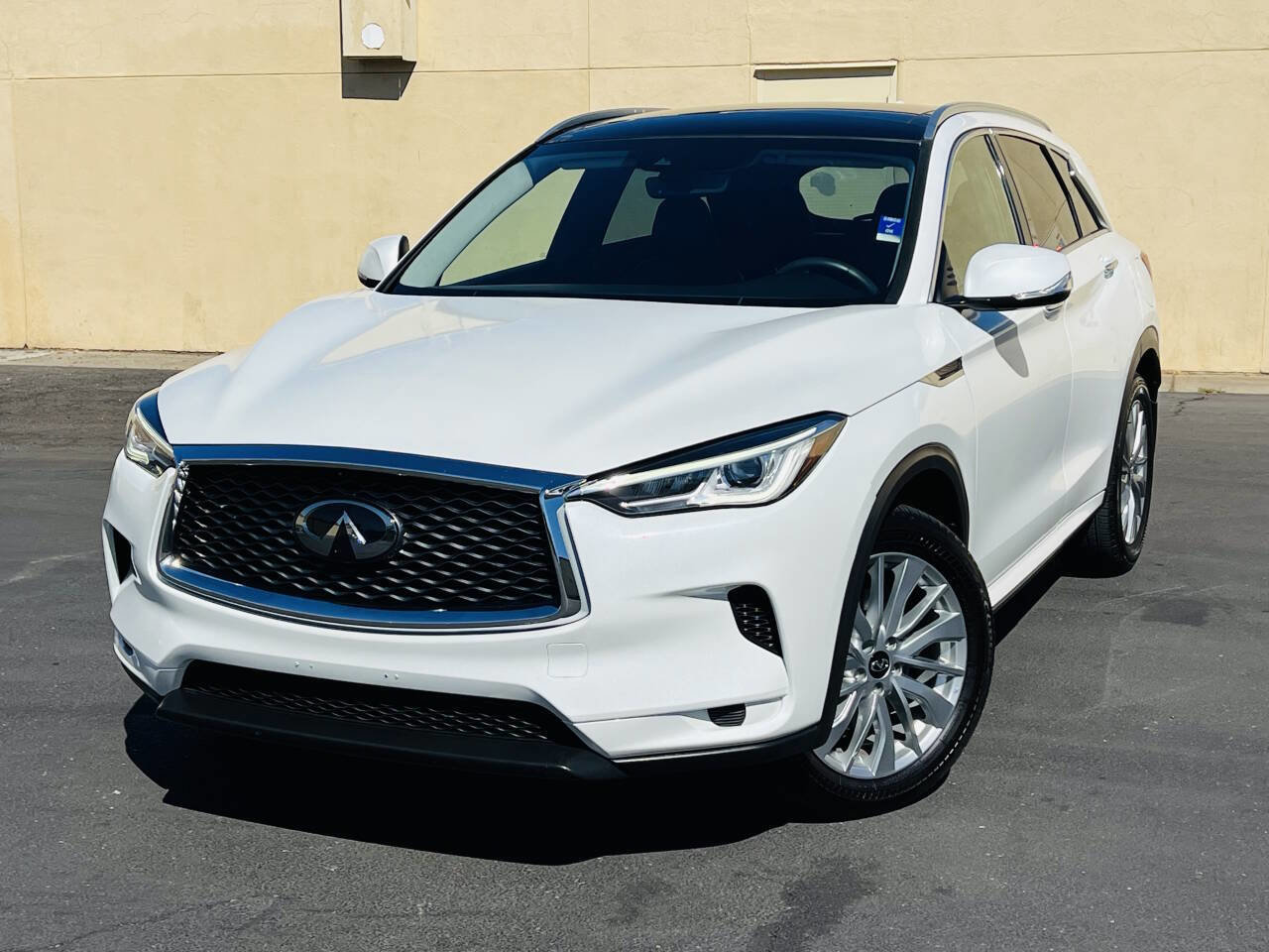 Used 2023 INFINITI QX50 Luxe image 3