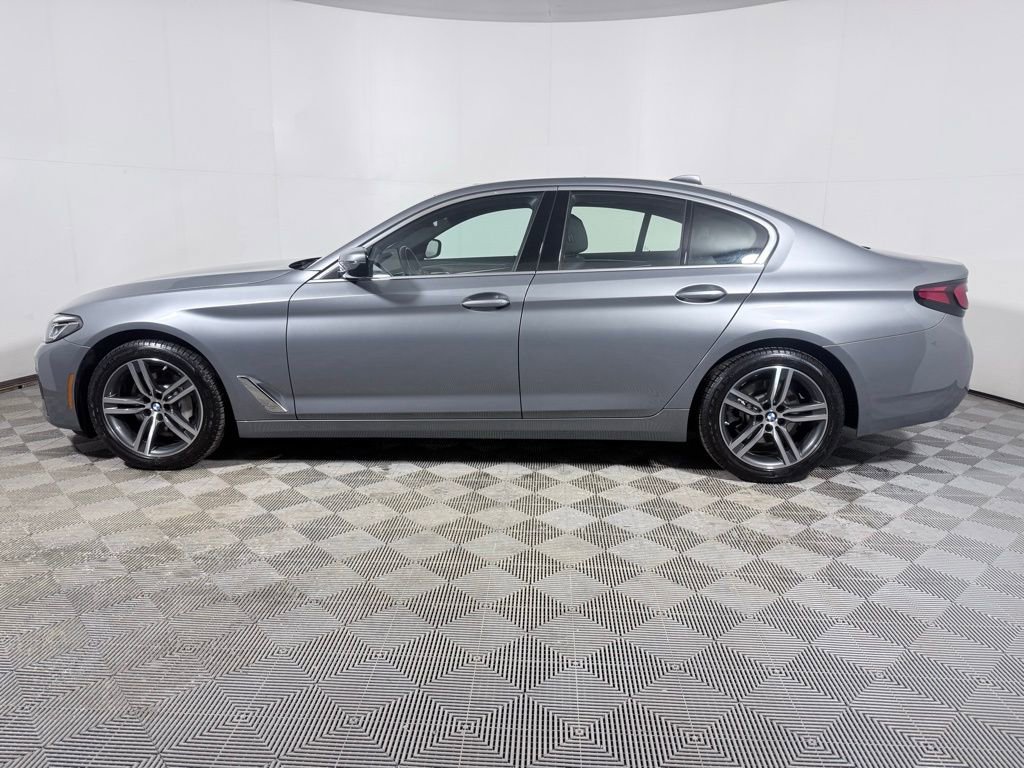 Used 2023 BMW 530i xDrive w/ Premium Package AWD/4WD image 3