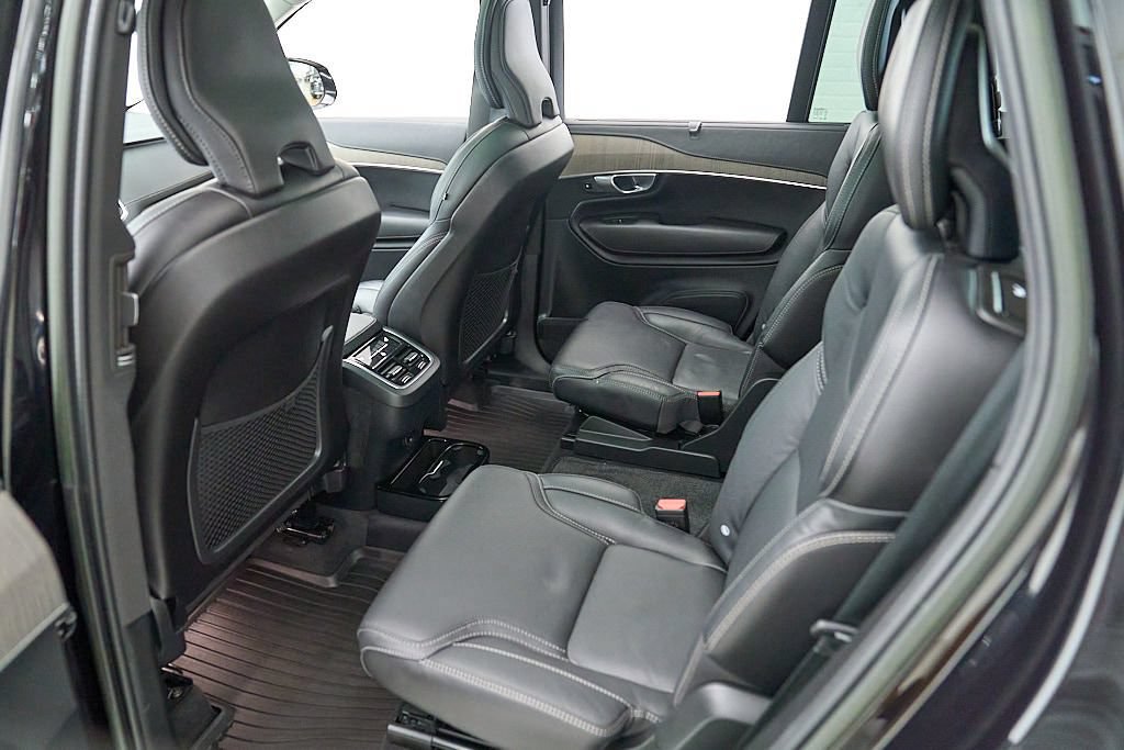 Certified 2023 Volvo XC90 B6 Ultimate w/ Protection Package Premier AWD/4WD image 21
