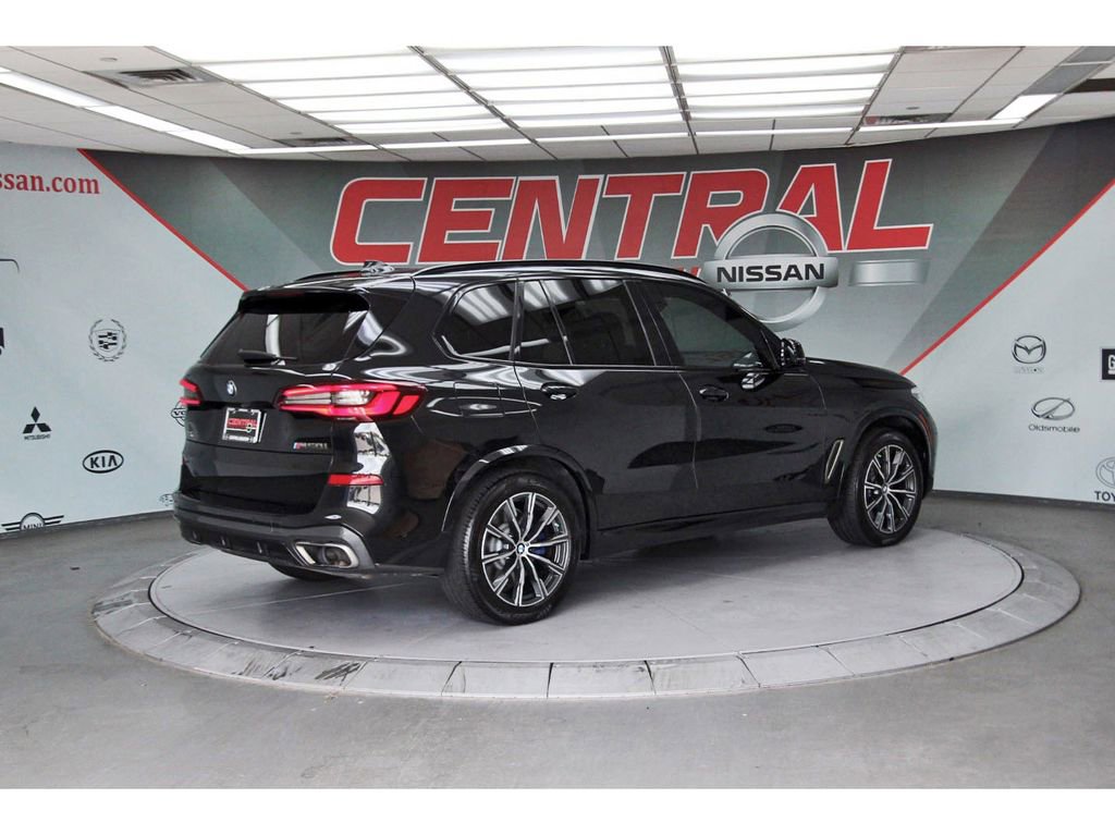 Used 2022 BMW X5 M50i image 5