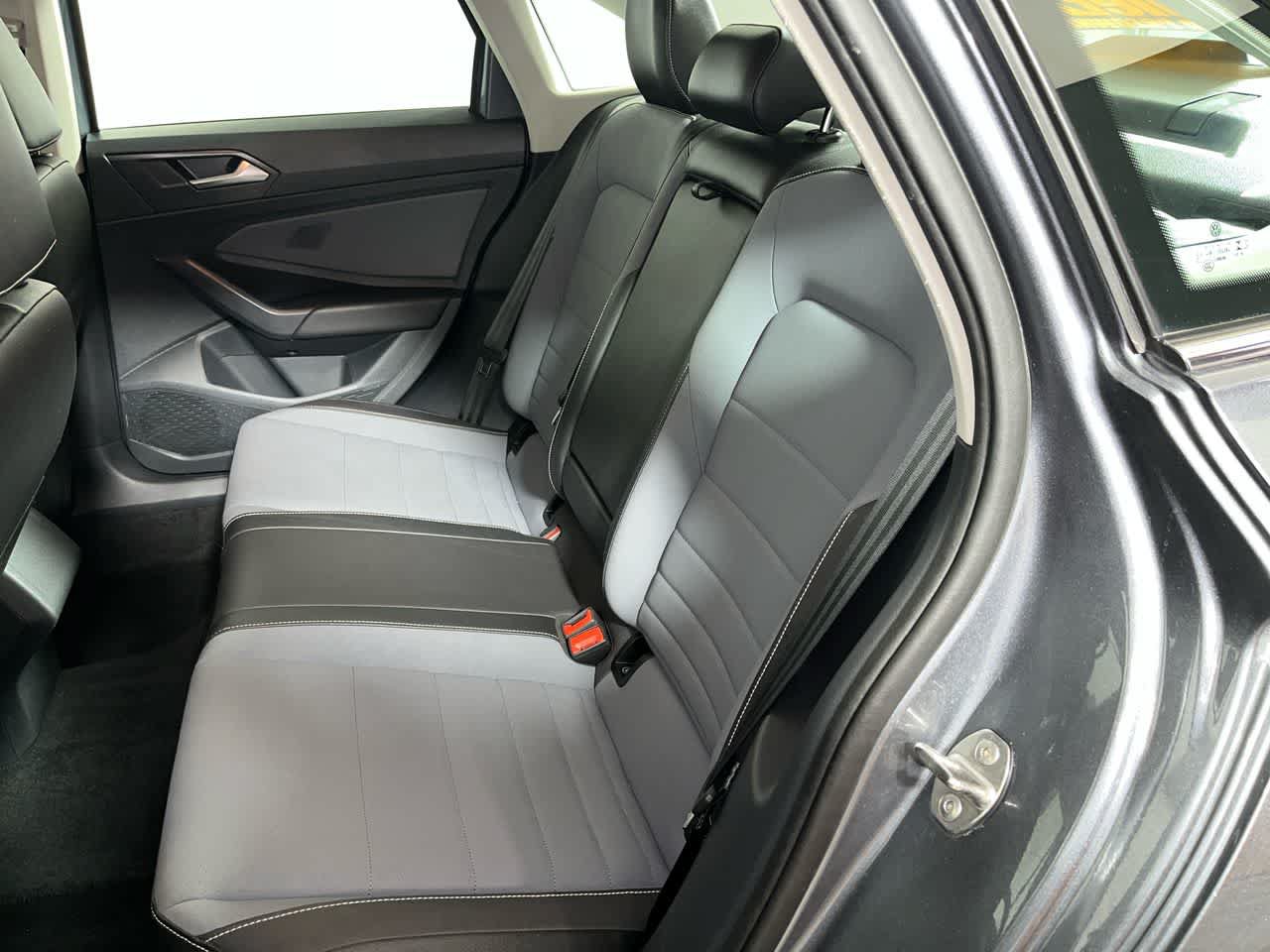 Used 2025 Volkswagen Jetta SE FWD image 28