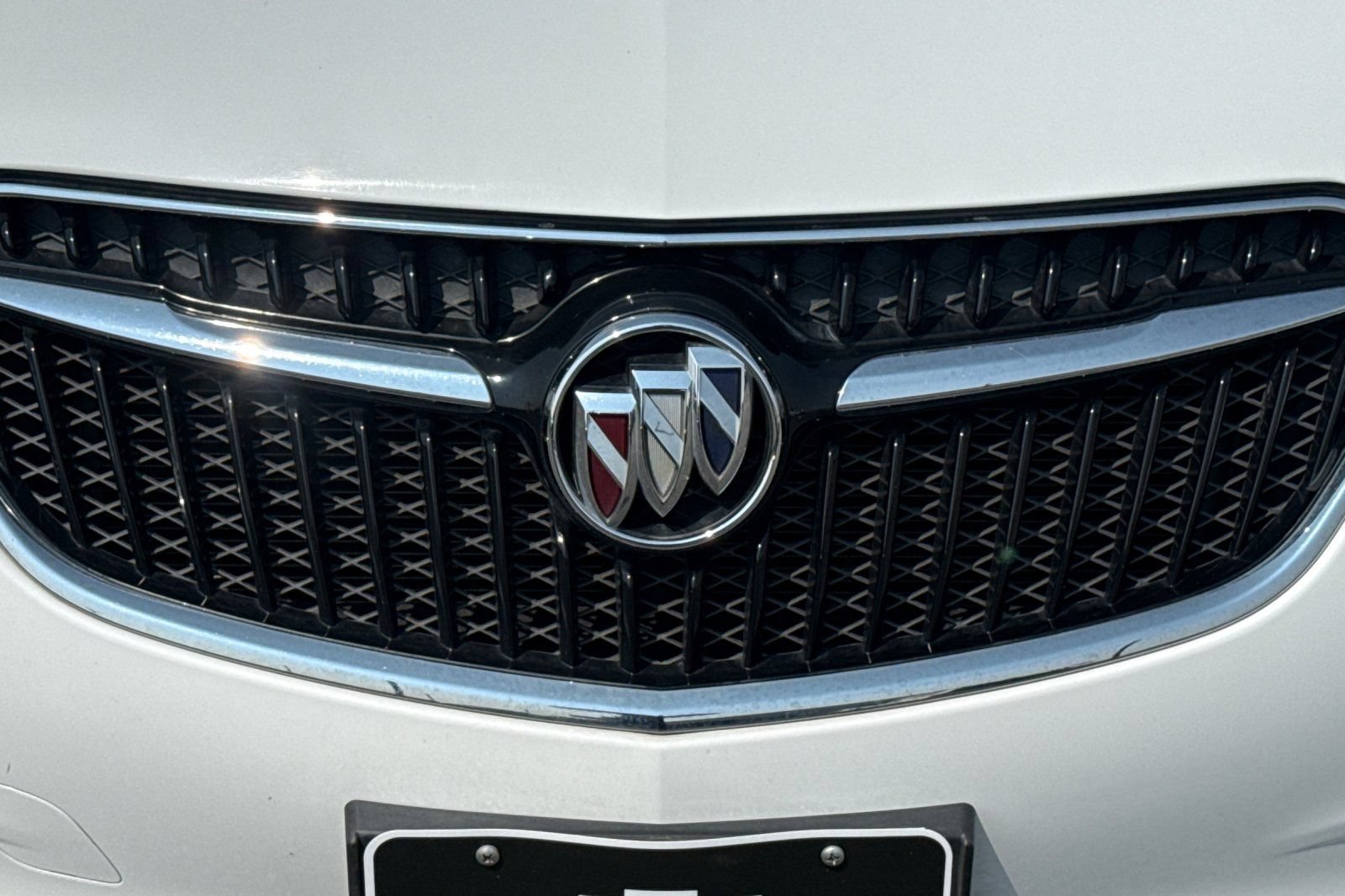 Used 2018 Buick Encore Essence FWD image 45