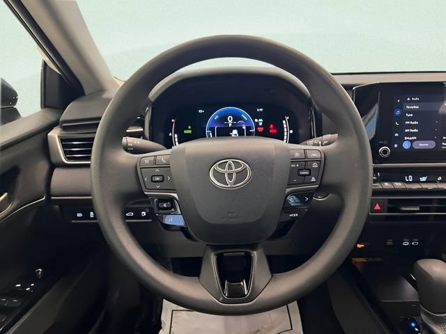 Used 2025 Toyota Camry LE FWD image 7