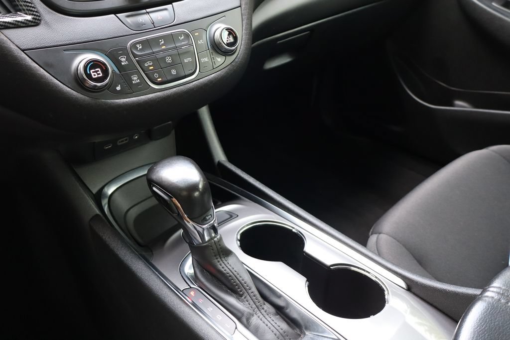 Used 2021 Chevrolet Malibu LT w/ Midnight Edition FWD image 18