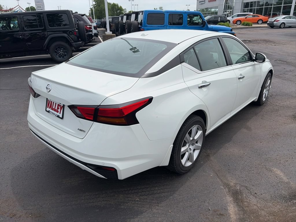 Used 2022 Nissan Altima 2.5 AWD/4WD image 7