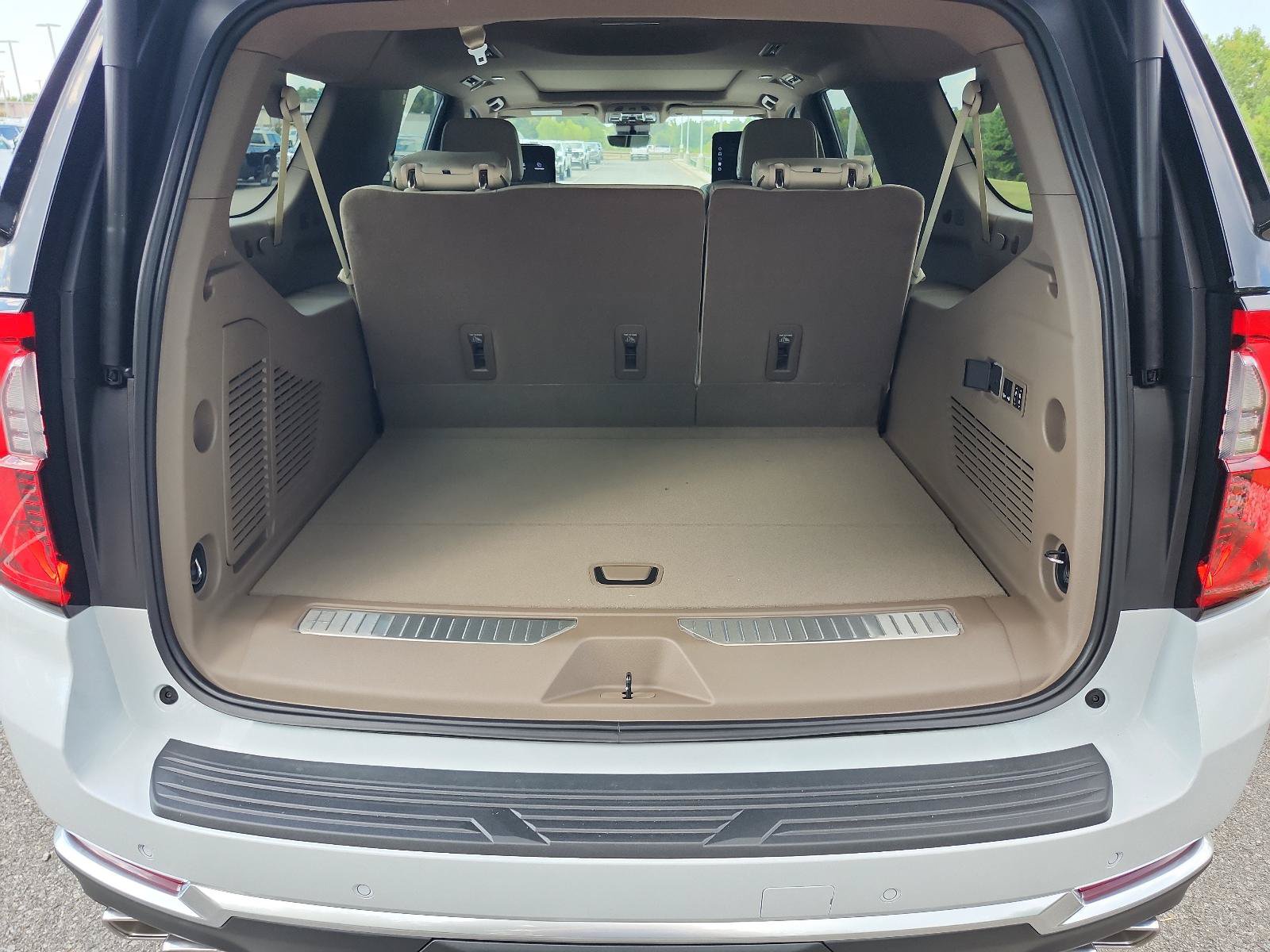 New 2026 GMC Yukon XL Denali w/ Denali Reserve Package AWD/4WD image 8