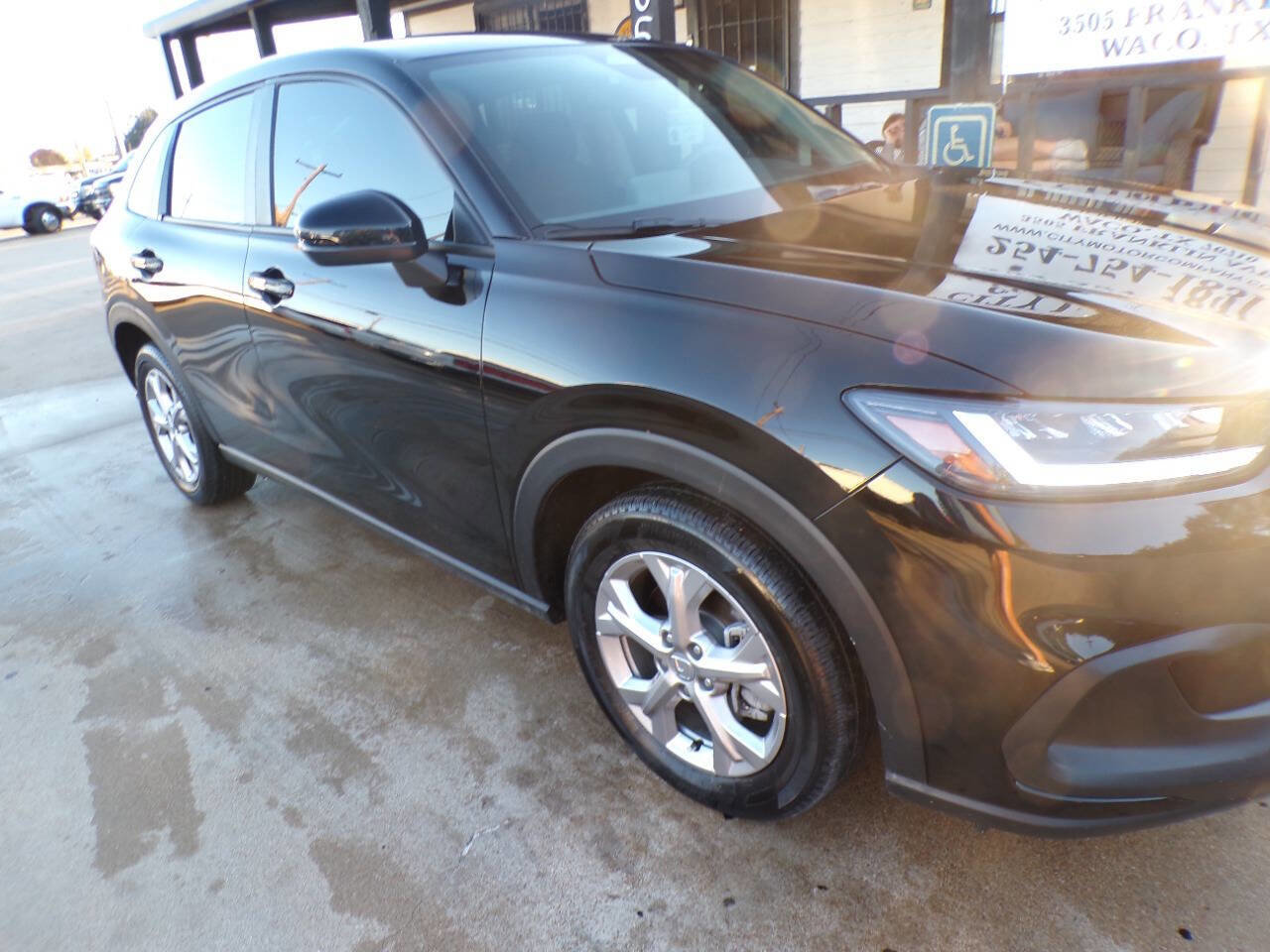 Used 2024 Honda HR-V LX image 4