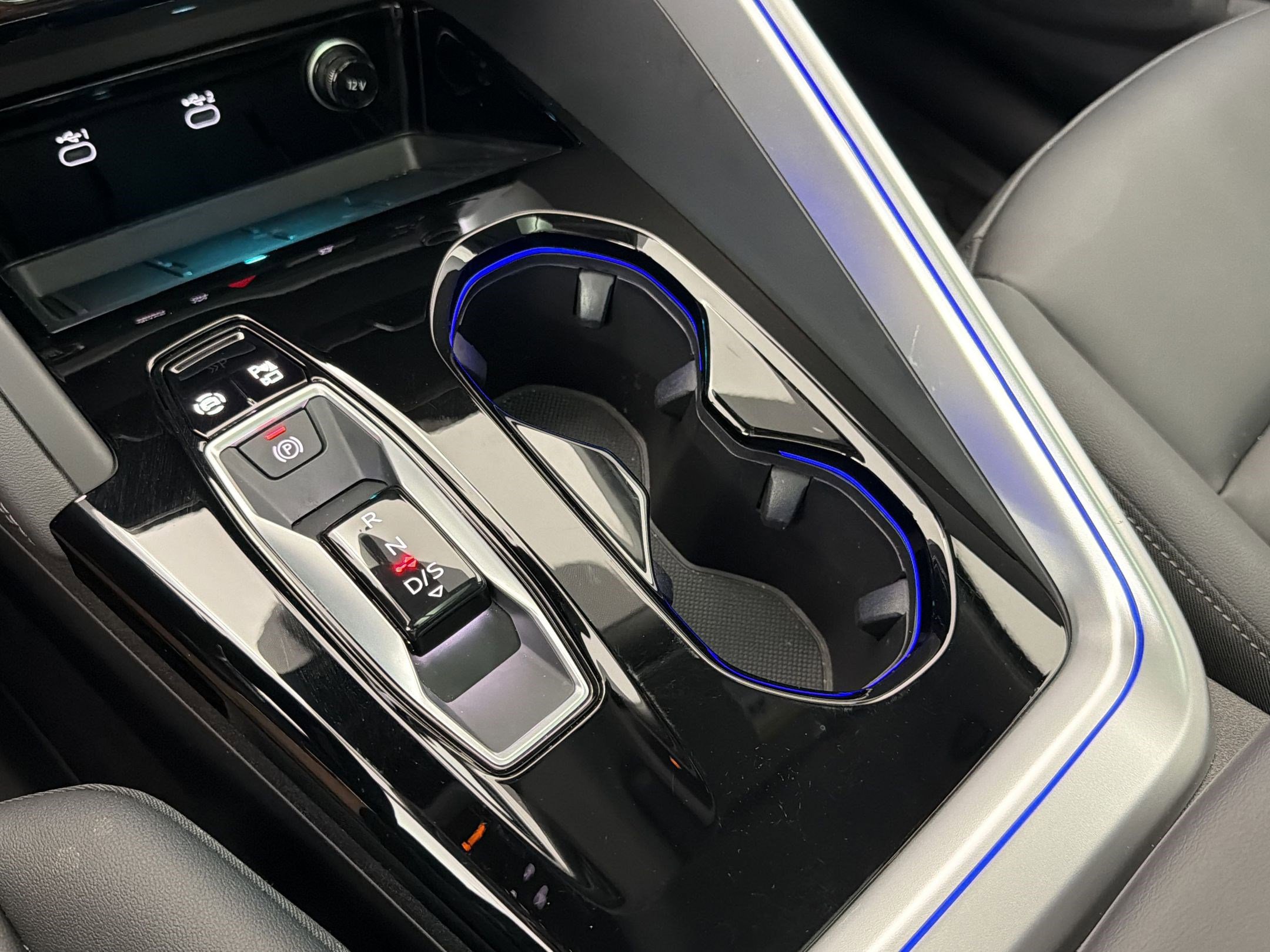 Used 2025 Audi Q5 Premium w/ Convenience Package image 19