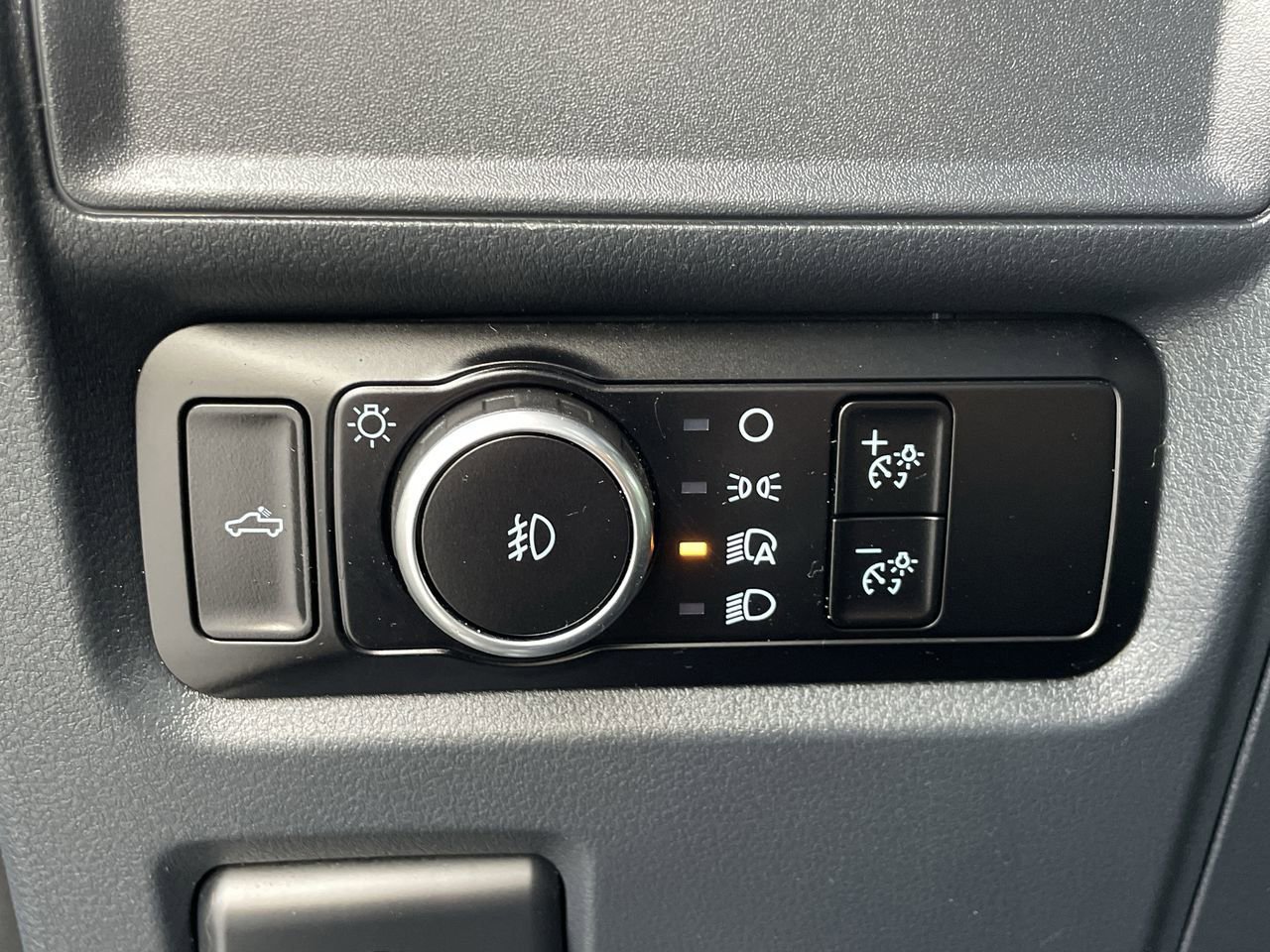 Used 2024 Ford F150 STX image 25