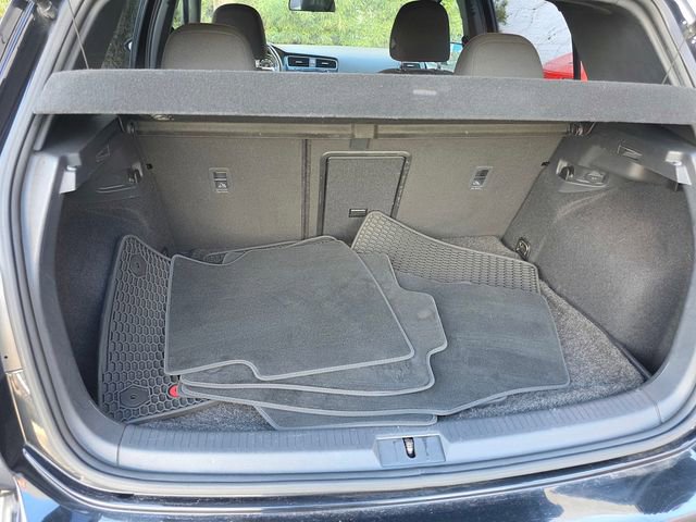 Used 2016 Volkswagen Golf S image 14