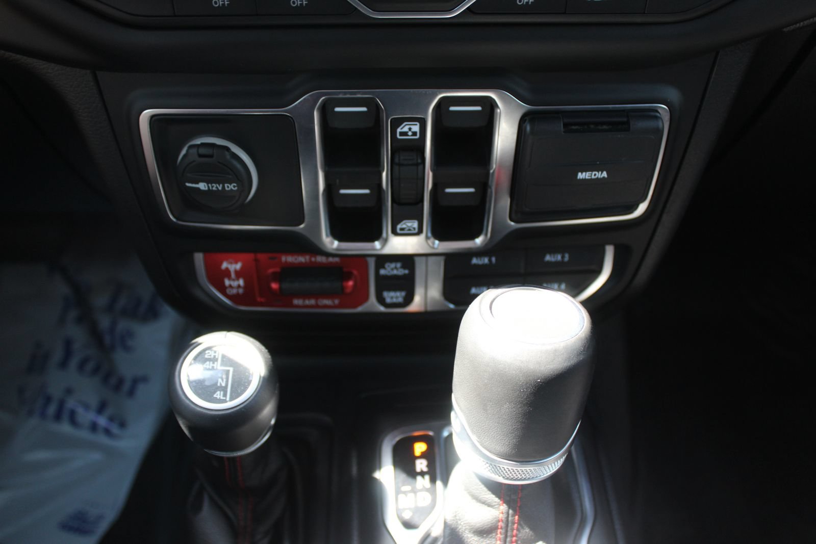 Used 2020 Jeep Gladiator Rubicon AWD/4WD image 43