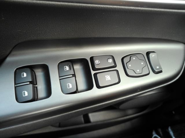 Used 2019 Hyundai Kona SEL image 31