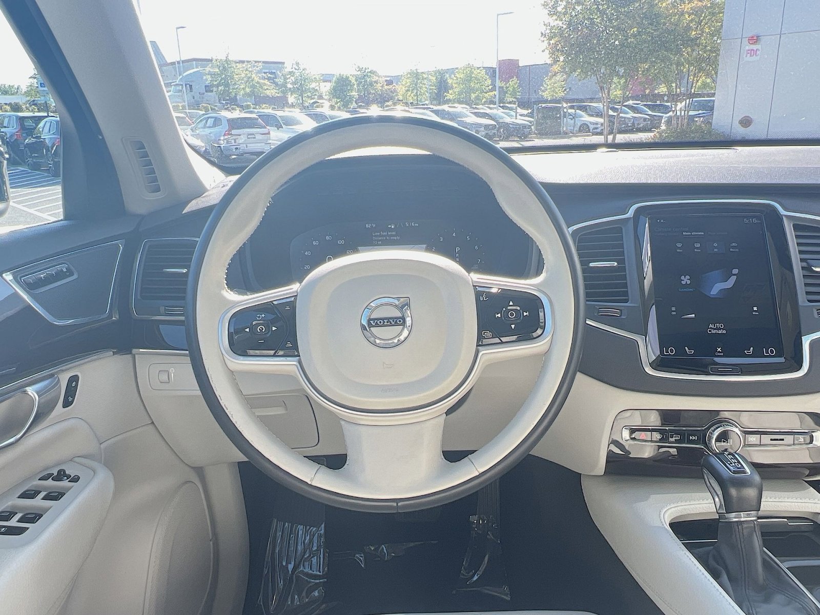 Used 2019 Volvo XC90 T6 Momentum w/ Advanced Package AWD/4WD image 16