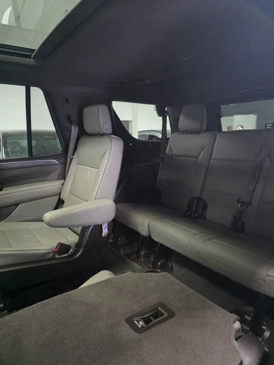 Used 2021 GMC Yukon SLT w/ SLT Premium Package RWD image 14