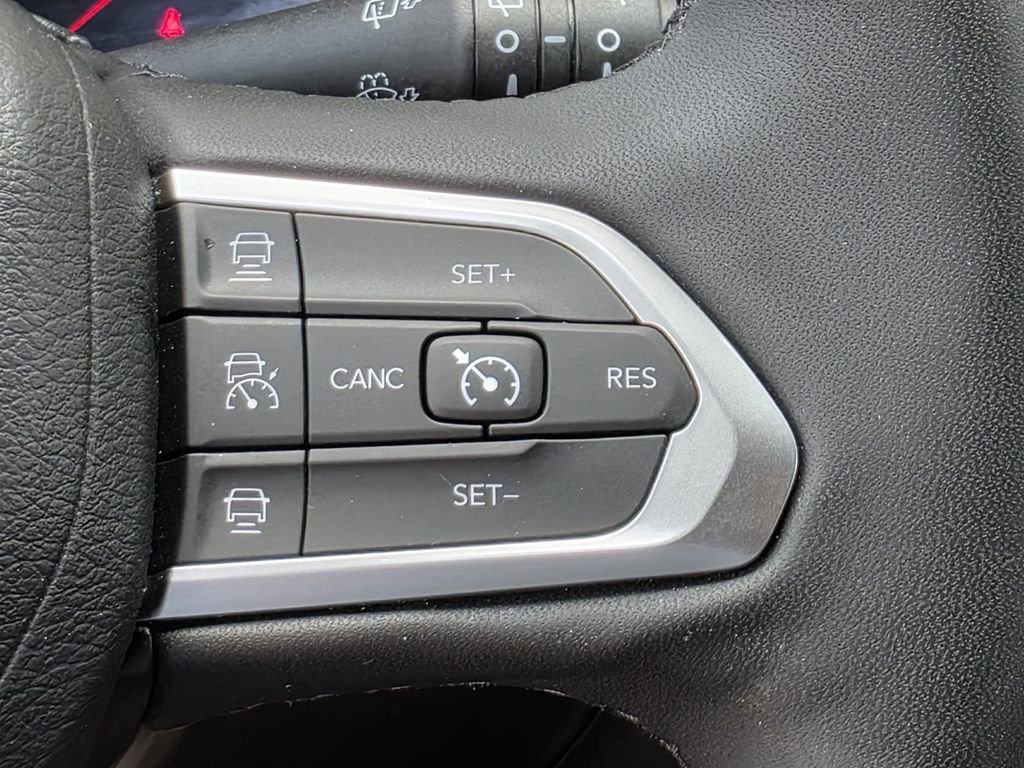 Used 2024 Jeep Compass Limited image 27