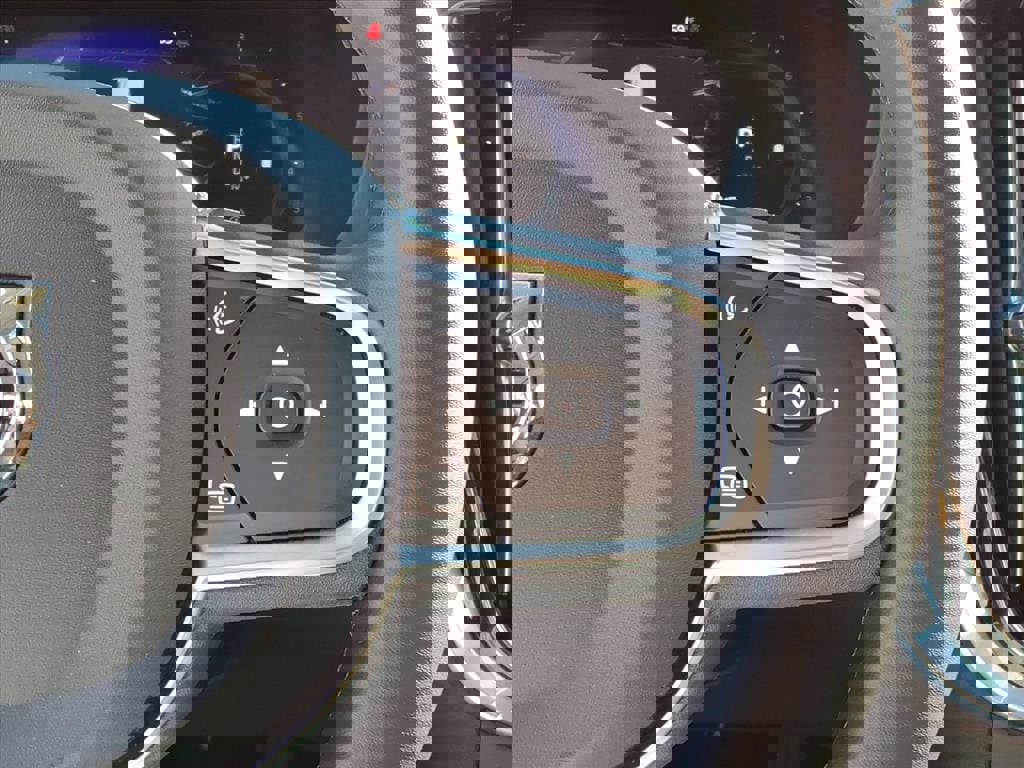 Certified 2025 Volvo S60 B5 Core image 26