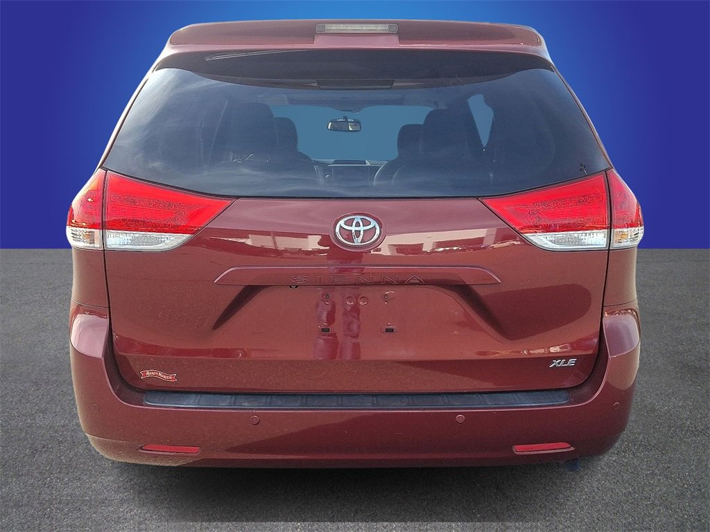 Used 2014 Toyota Sienna XLE image 5