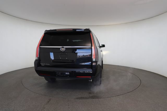 Used 2015 Cadillac Escalade Premium image 16