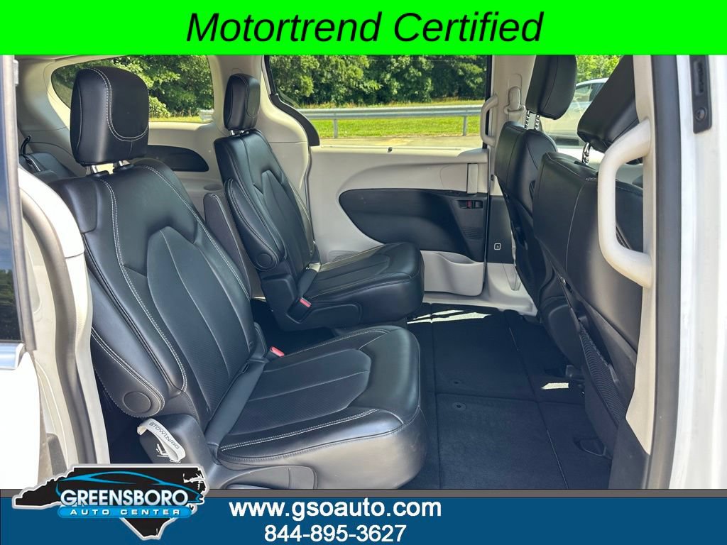 Used 2024 Chrysler Pacifica Touring-L FWD image 19