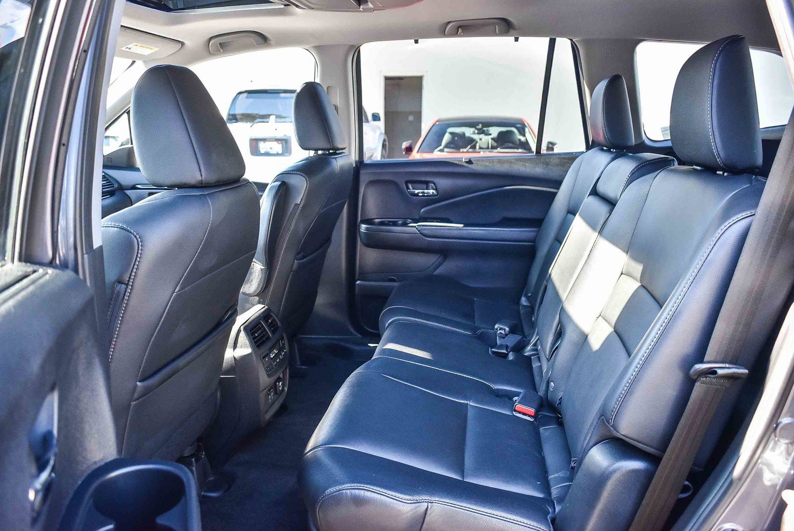 Used 2019 Honda Pilot Touring image 18