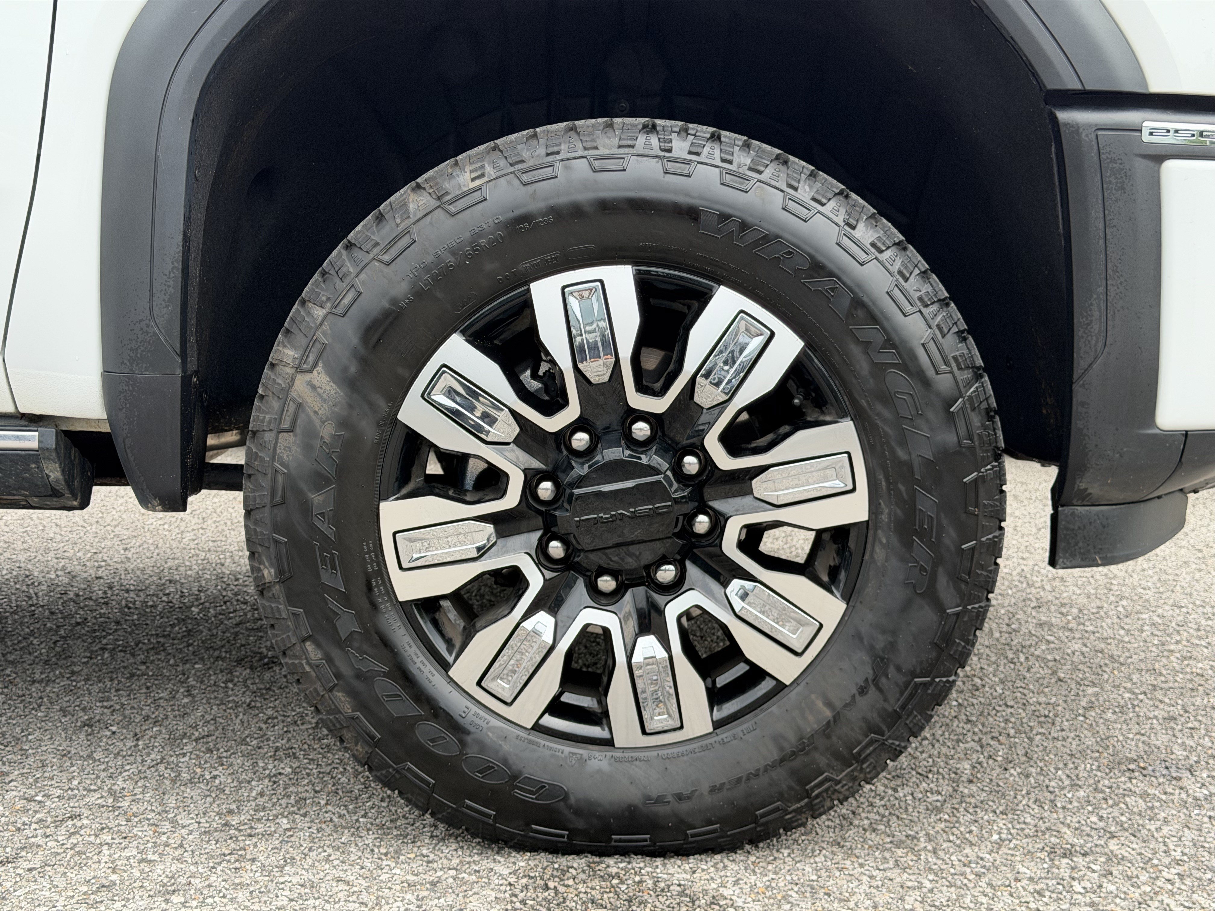 Used 2026 GMC Sierra 2500 Denali w/ Denali Reserve Package AWD/4WD image 13
