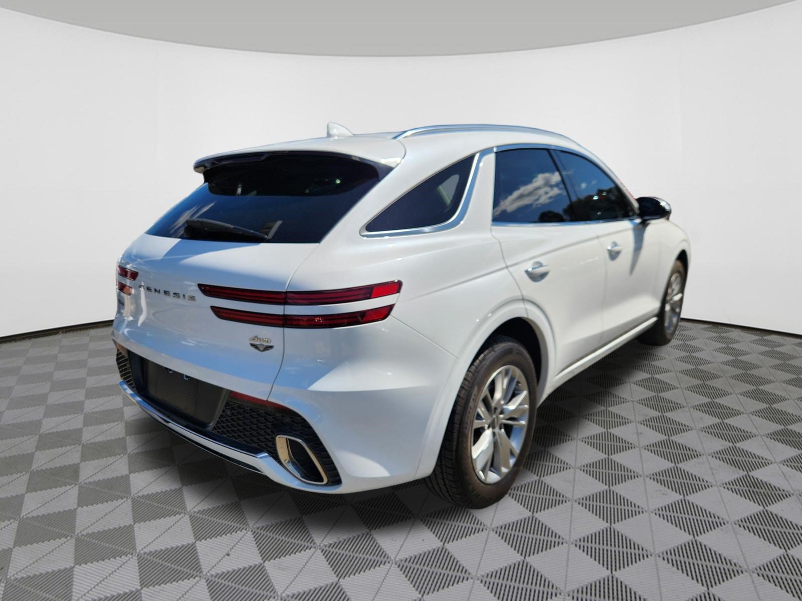 Used 2022 Genesis GV70 2.5T AWD/4WD image 4