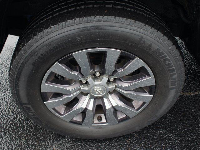 Used 2022 Toyota Tacoma Limited image 29