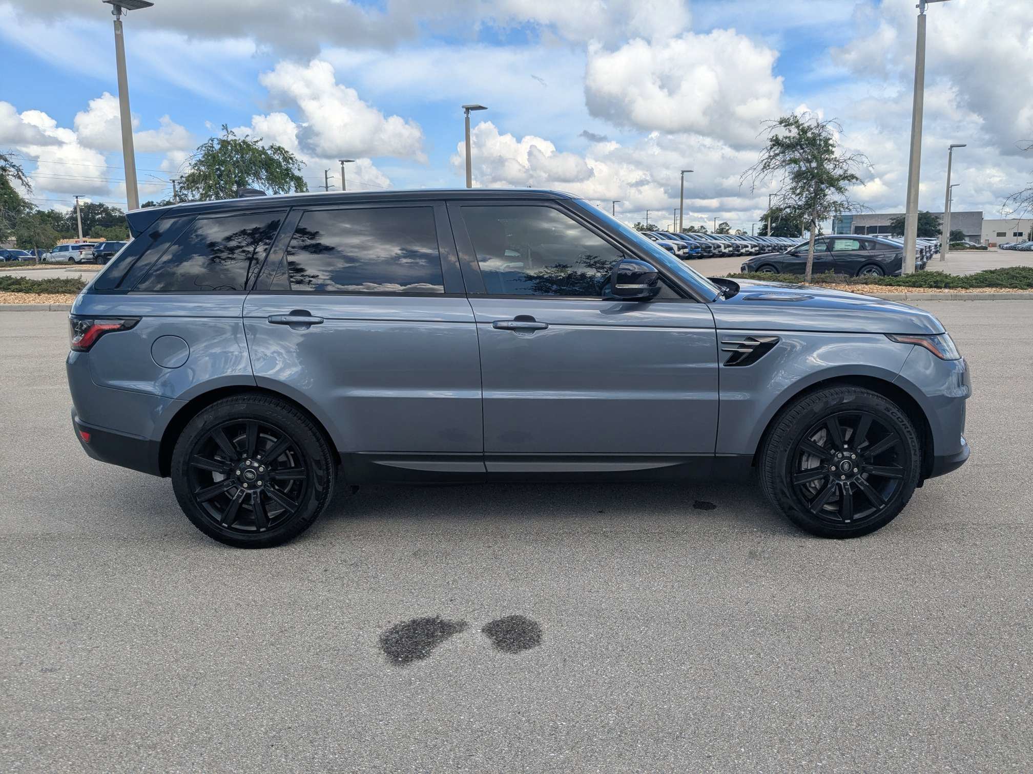 Used 2022 Land Rover Range Rover Sport SE AWD/4WD image 4