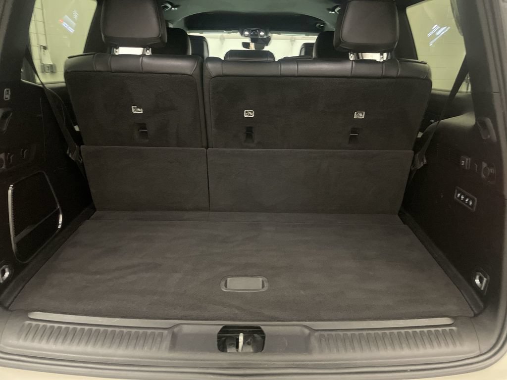 Used 2022 Jeep Wagoneer Series III w/ Rear Seat Entertainment Group AWD/4WD image 20