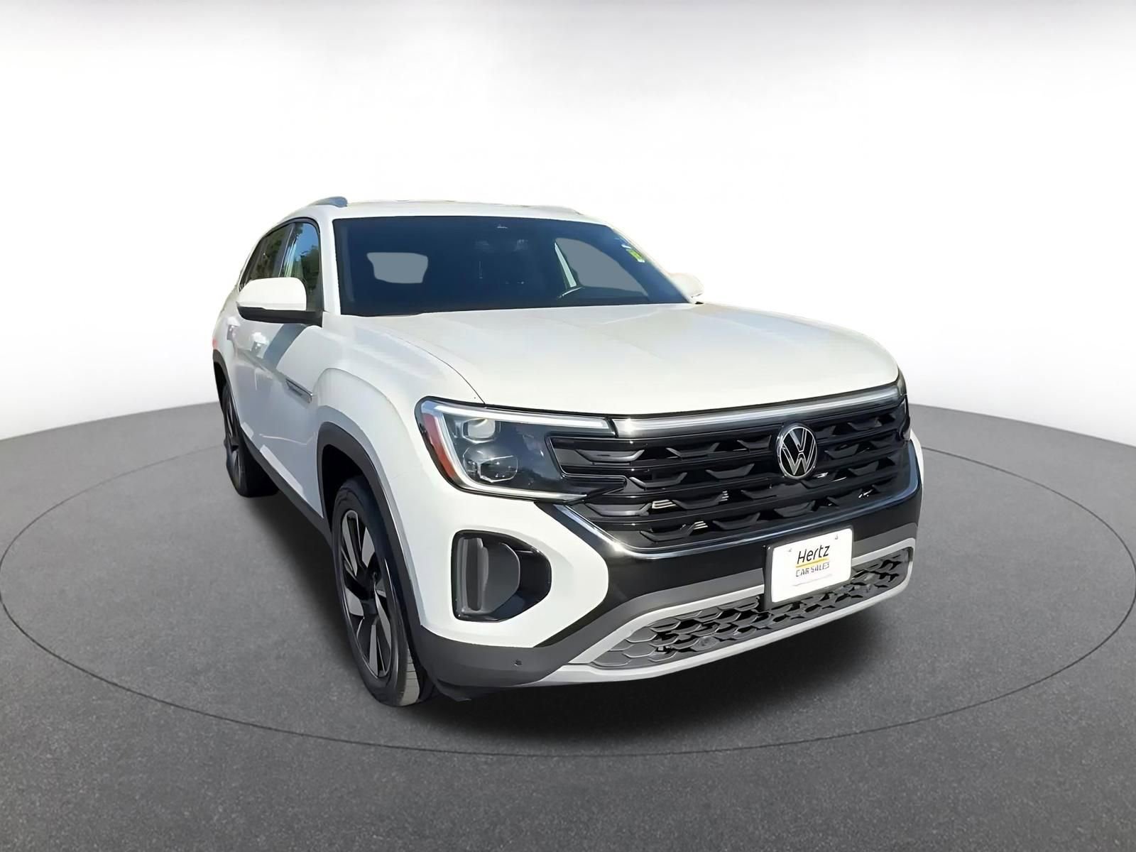 Used 2025 Volkswagen Atlas Cross Sport SE image 3