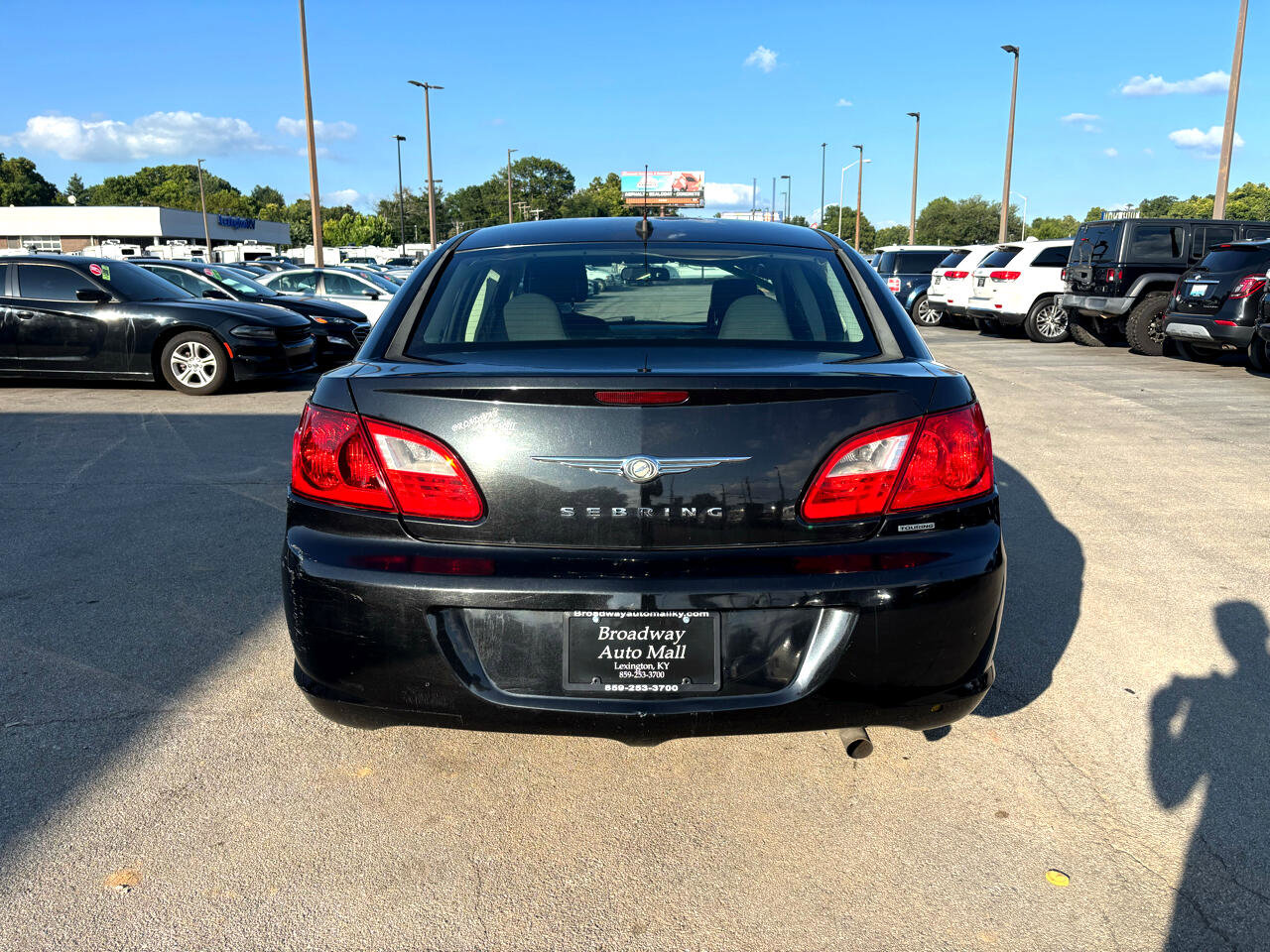 Used 2010 Chrysler Sebring Touring image 4