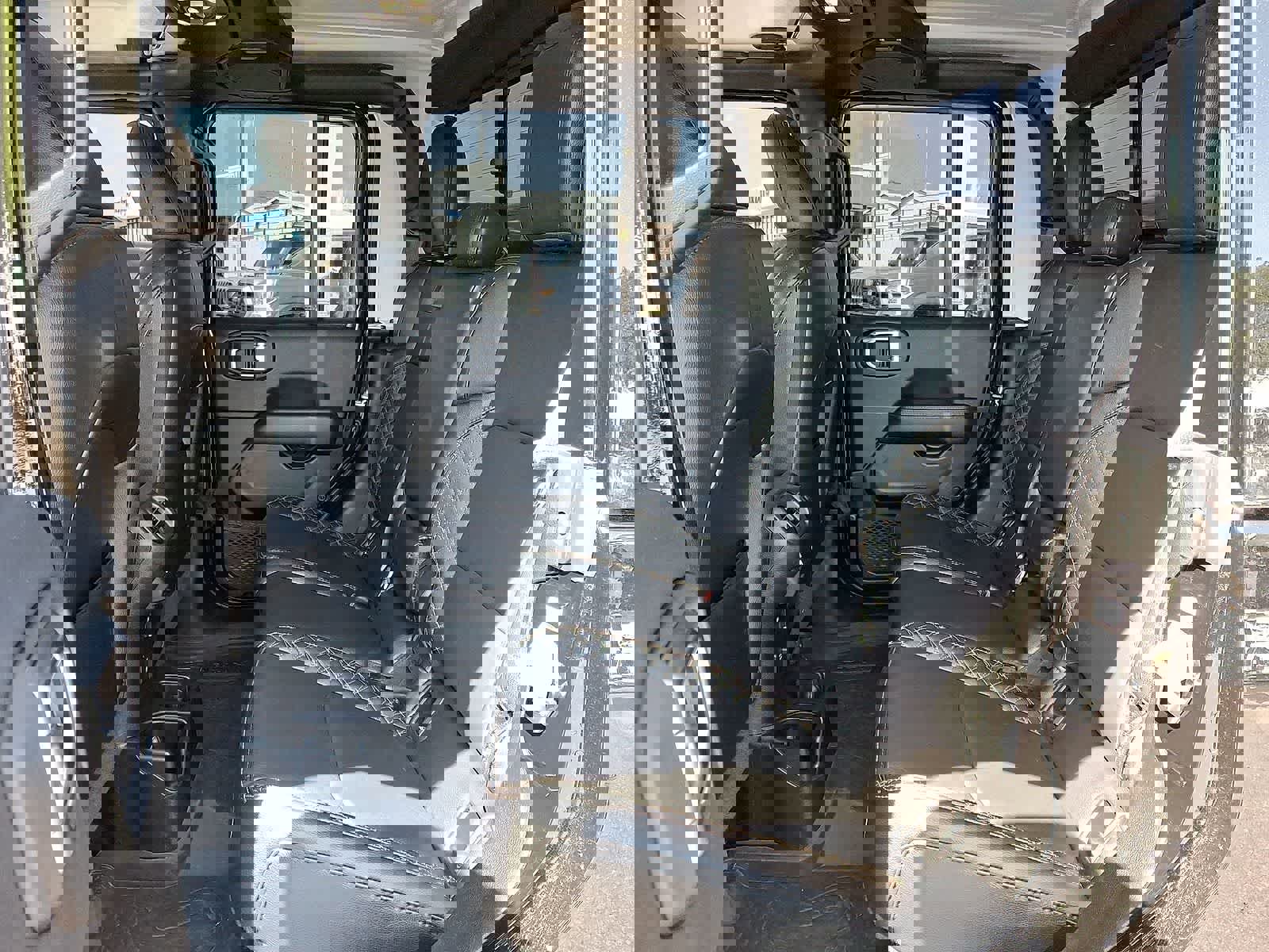 Used 2023 Jeep Gladiator Overland image 30