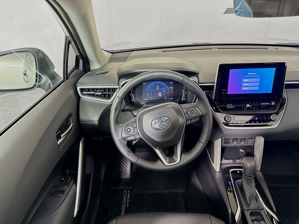Certified 2025 Toyota Corolla Cross XLE image 21