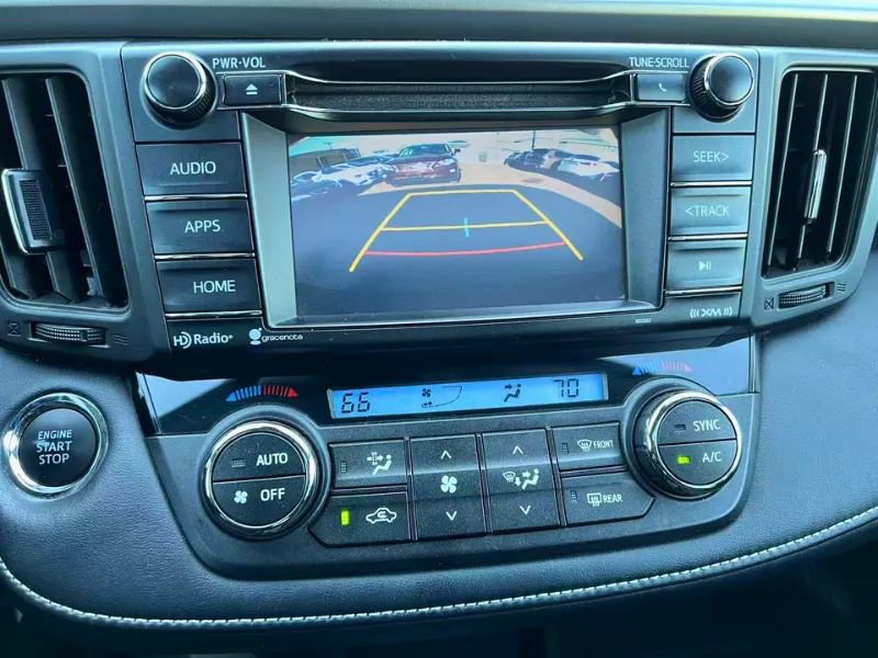 Used 2018 Toyota RAV4 XLE AWD/4WD image 9