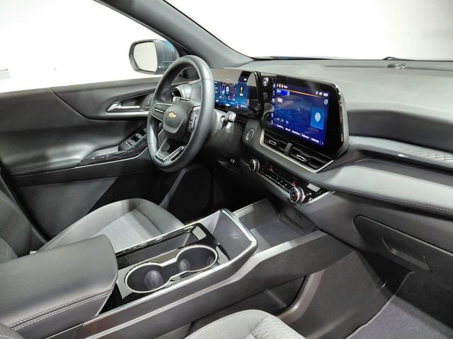 Used 2025 Chevrolet Equinox LT image 22
