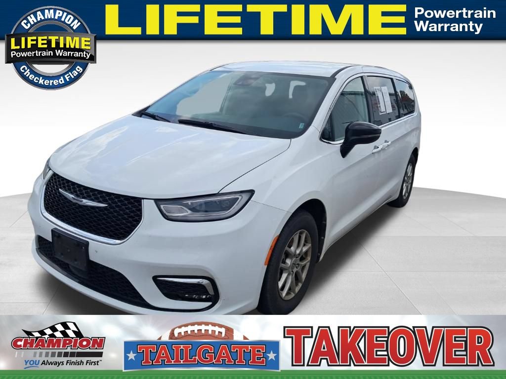 Used 2024 Chrysler Pacifica Touring-L FWD image 1