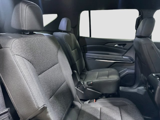 New 2027 Chevrolet Traverse LT w/ LPO, Floor Liner Package FWD image 24