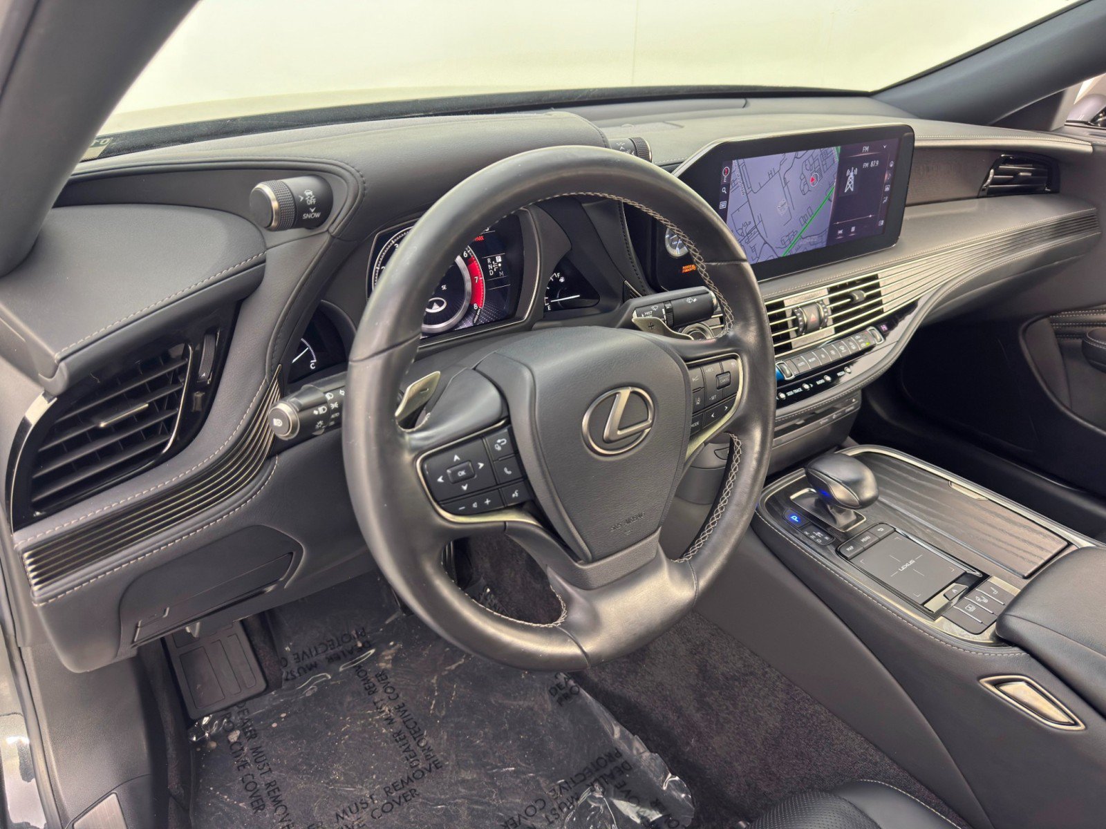 Used 2021 Lexus LS 500 w/ Cold Weather Package (CK) RWD image 14